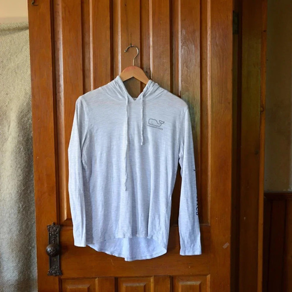 VINYARD VINES  Lightweight Hooded Shirt - Picture 2 of 5